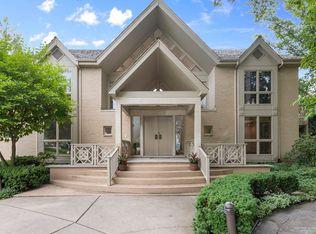 152 Ashton Dr, Burr Ridge, IL 60527