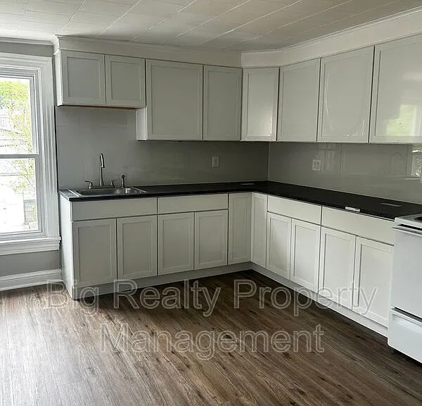 262 Beech St #2 — Photo 2