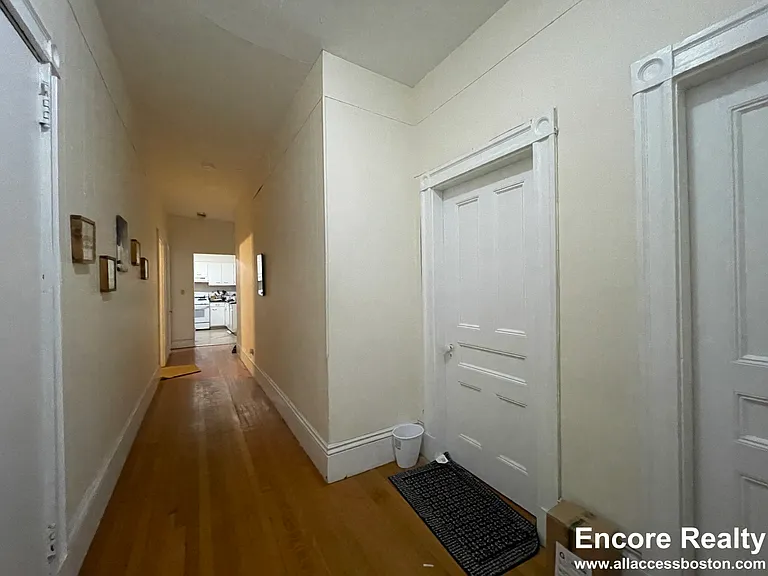 11 Park St #6 — Photo 32