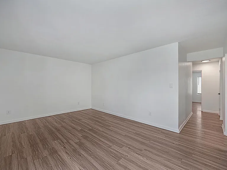 The Redwoods Apartments — Photo 13