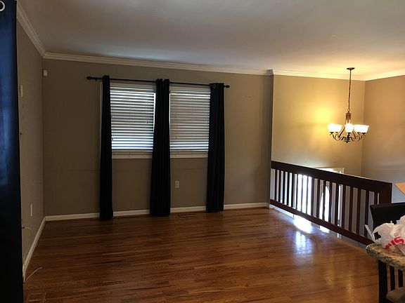 4th image of 85 Summerfield Dr