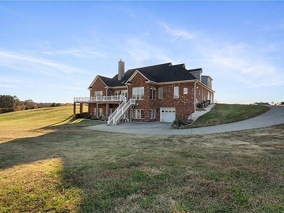 3rd image of 670 Wyo Rd