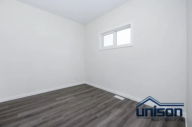 3 bed, 2000 sqft, $2,800 — Photo 2