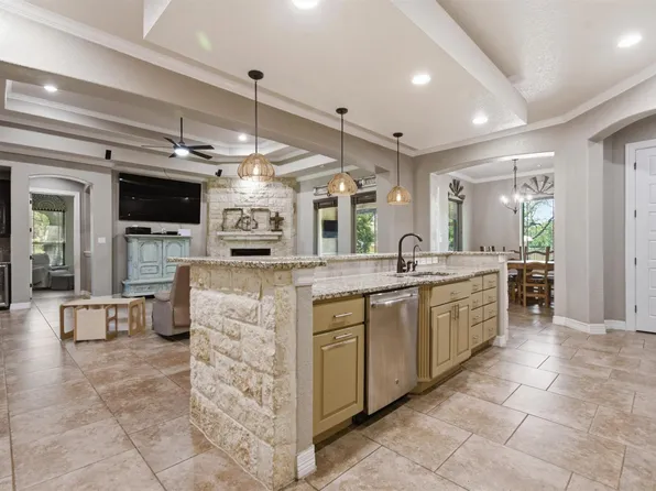 1106 Private Road 3702, San Antonio, TX 78253