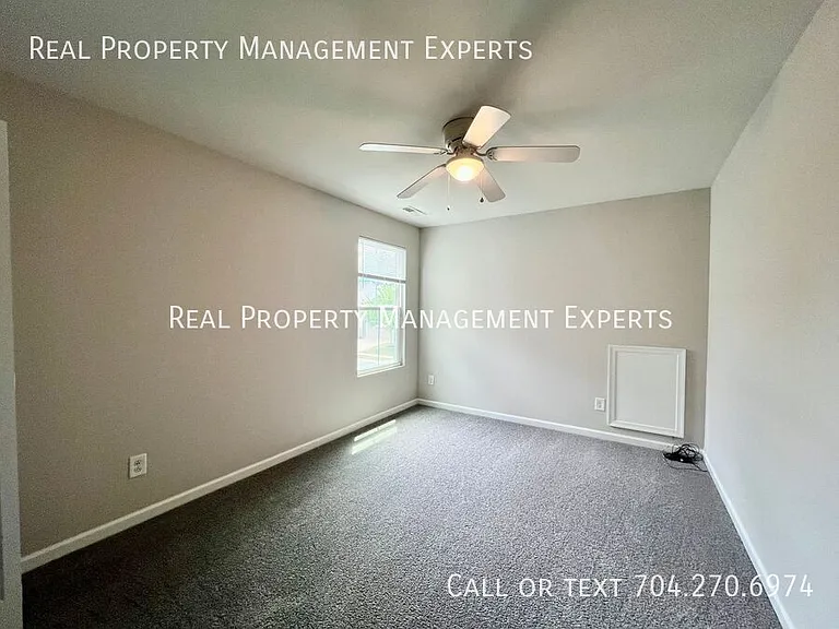 1819 Hooper Ct — Photo 12
