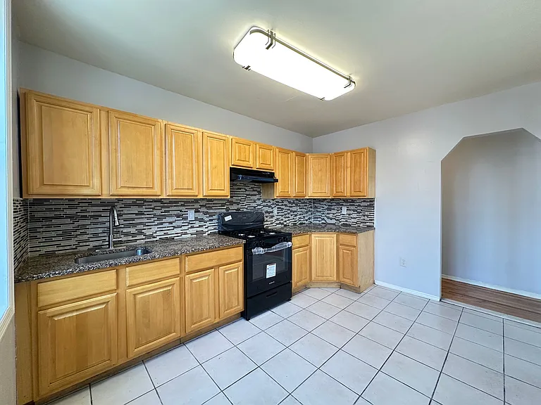 6604 Broadway #4IE — Photo 2