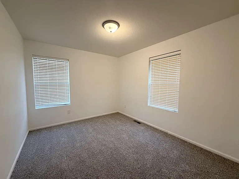 1517 S Dallas Cir — Photo 11