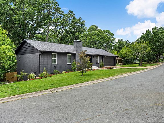 3rd image of 10 Athena Ct