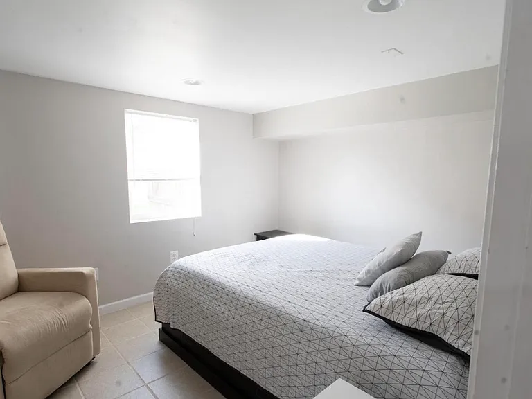 5001 Apache St — Photo 8