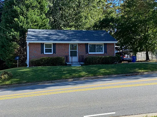 206 Oakhurst St Photo 1