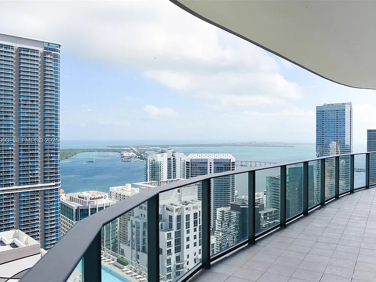 1000 Brickell Plz #Penthouse 5907 — Photo 21