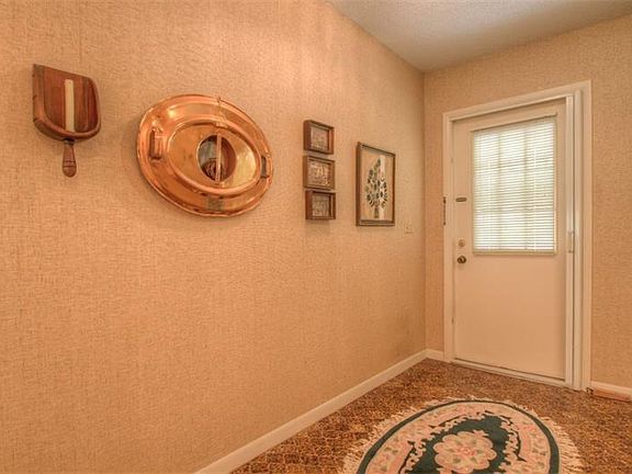 3rd image of 940 Palmer Ln