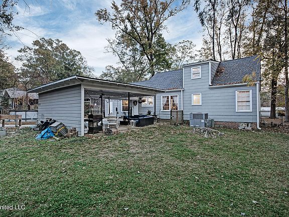 5th image of 836 Brookwood Rd