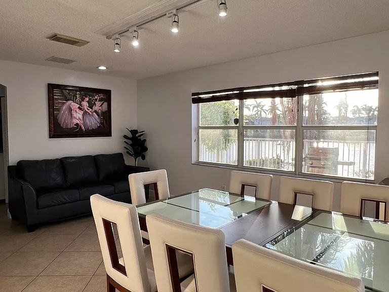 1590 Seagrape Way — Photo 16