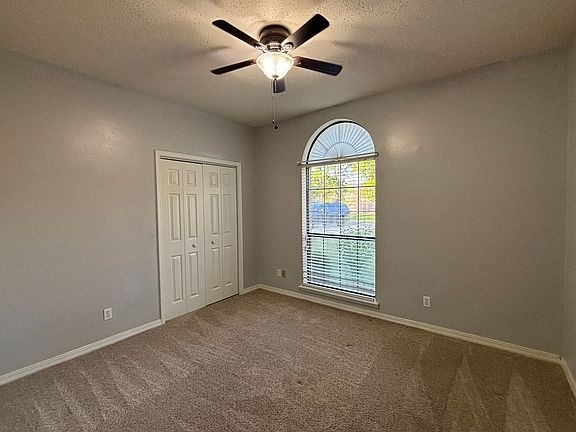 5th image of 9647 Amblewood Ln