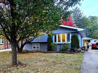 425 N Cedar Ave, Wood Dale, IL