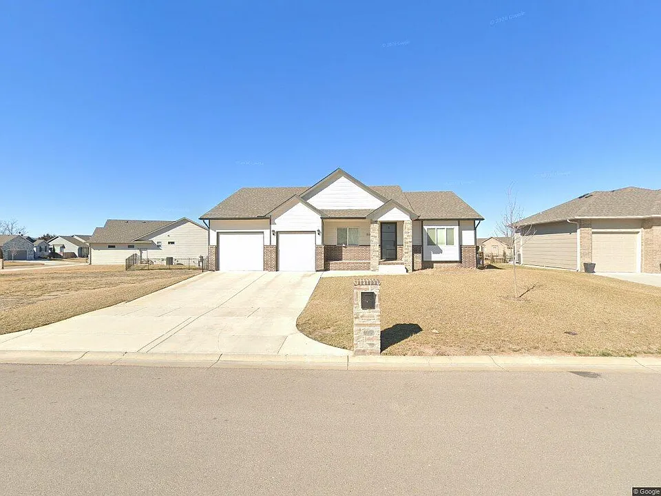 15304 E Hazelnut Ct