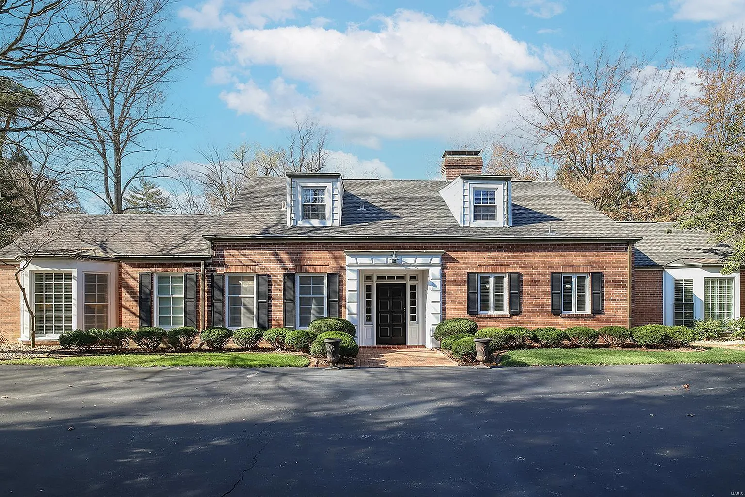 1 Robin Hill Ln photo 1