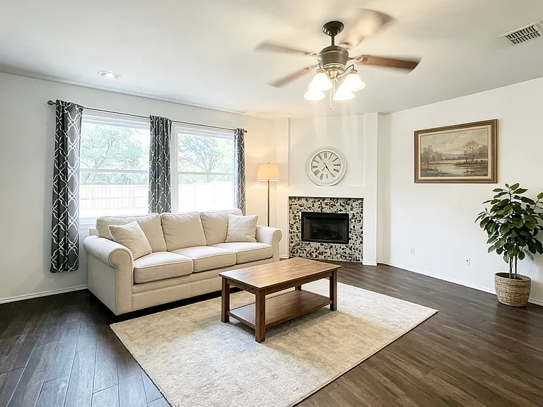 2401 Joliet Pl — Photo 3