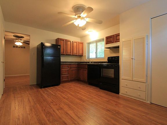 4th image of 1011 Brittany Parkway Dr