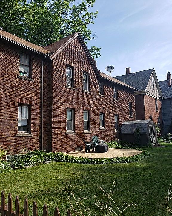 663 W 7th St Erie PA Zillow