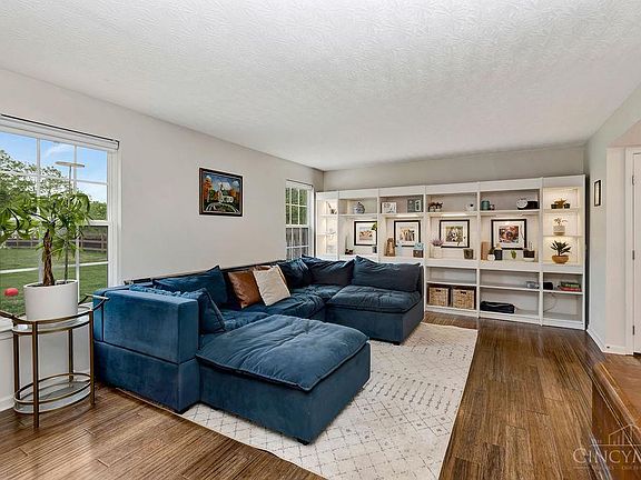 5th image of 302 Deer Creek Dr