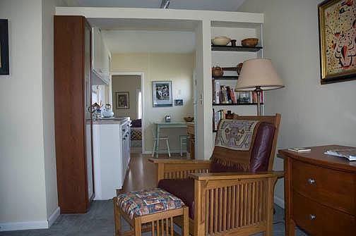 2nd image of 612 N Oakes St APT 2