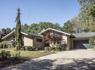 332 Gatesby Rd, Riverside, IL 60546