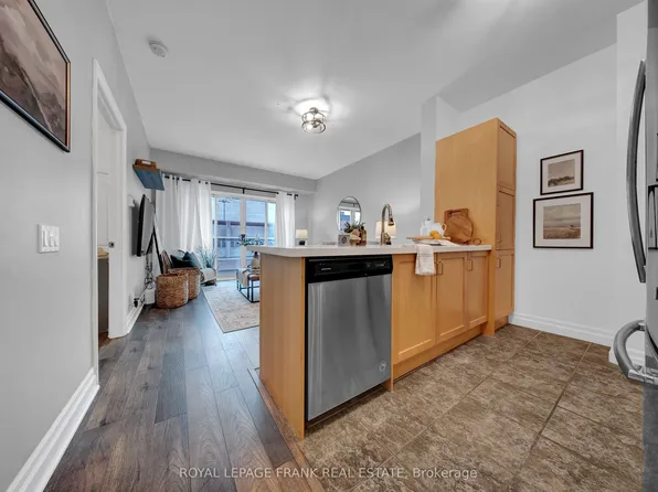 44 Bond St W #306, Oshawa, ON L1G 6R2