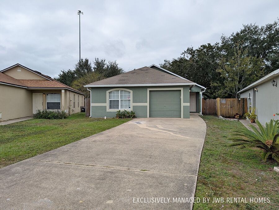 1st image of 5712 English Oak Dr S