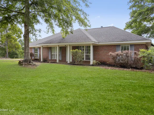 1132 C F Ward Rd, Lucedale, MS 39452