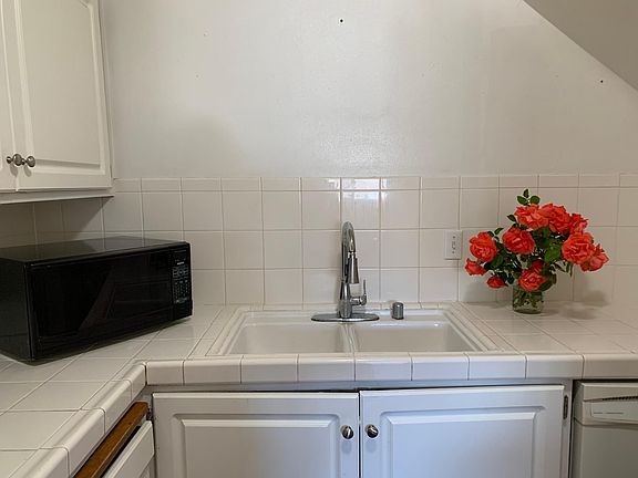 3rd image of 2925 Florence Ave APT 1