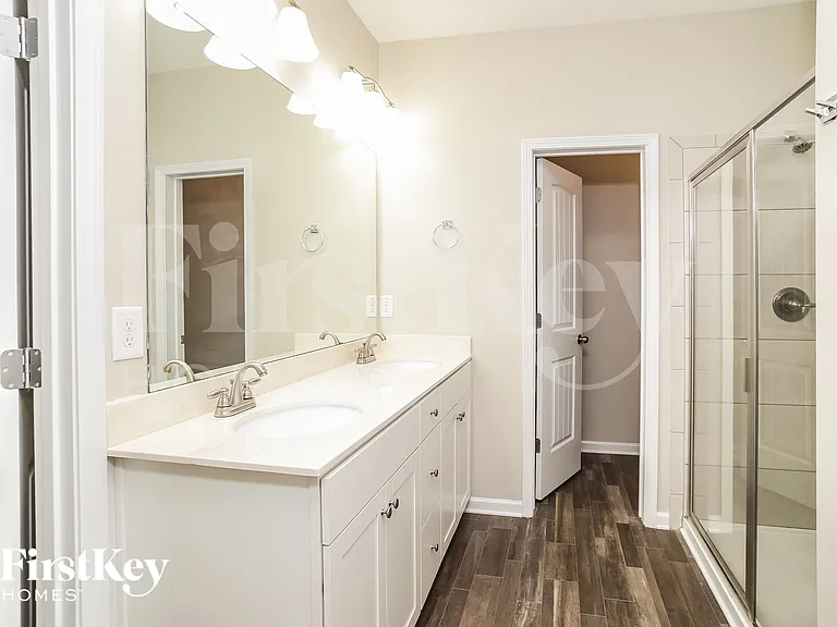 240 Jefferson Ave — Photo 14