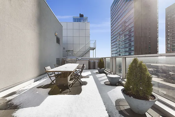 Sold by Compass | media 5