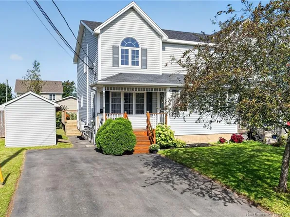 27 Stoneham Dr, Moncton, NB E1G 4Z5