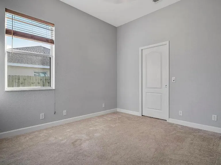 1819 SW Renfro St — Photo 3