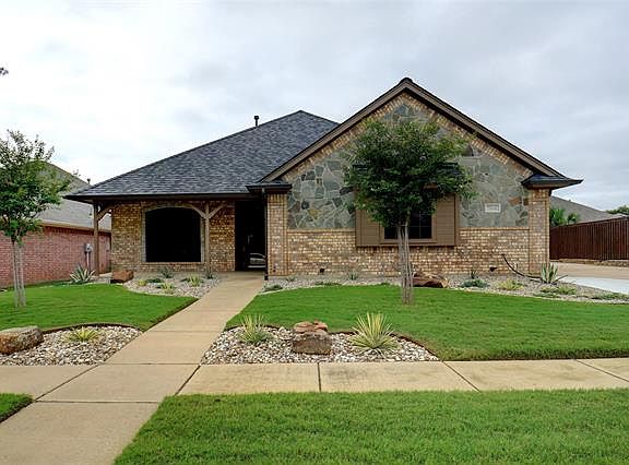 4th image of 7041 Ridge Crest Dr