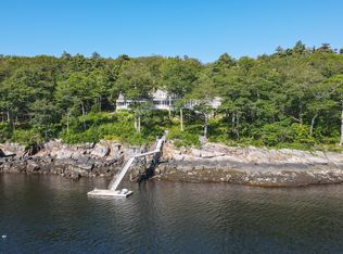 17 Wildwood Ln, Rockport, ME 04856