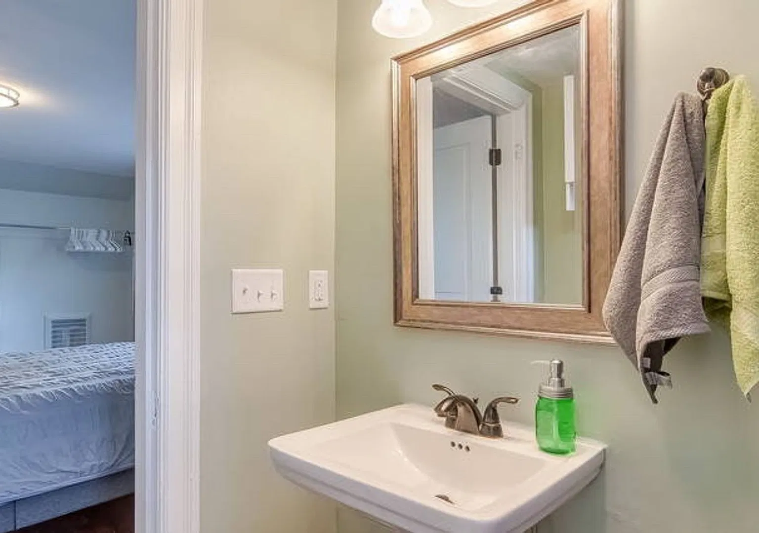 1 bedroom in East Nashville. Minutes to 5 Points & Shelby Bottoms — Photo 2