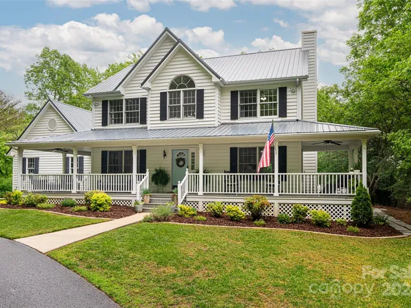 15 Lark Hill Dr, Arden, NC 28704