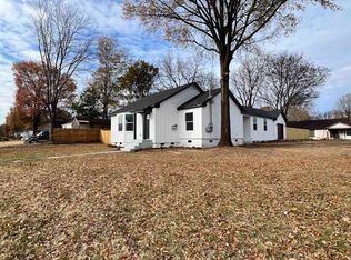 900 W Vine Ave, Searcy, AR 72143