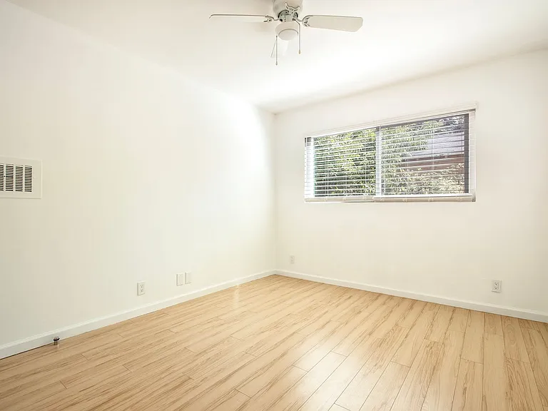 1552 Hi Point St — Photo 11