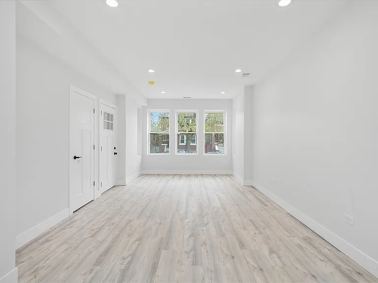 1628 S 50th Ave #3 — Photo 4