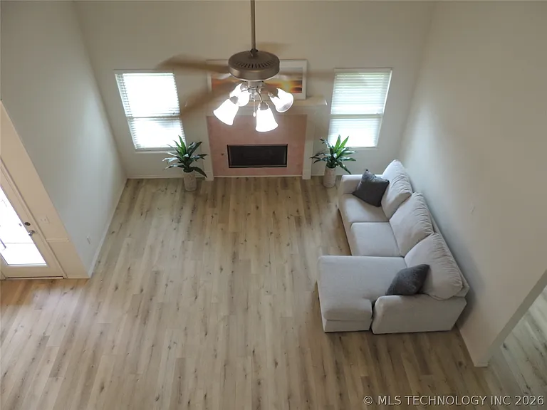 4416 W Indianola St — Photo 47