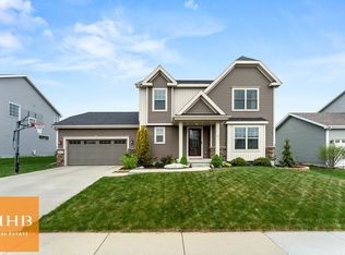 668 Pelican Ln, Sun Prairie, WI 53590
