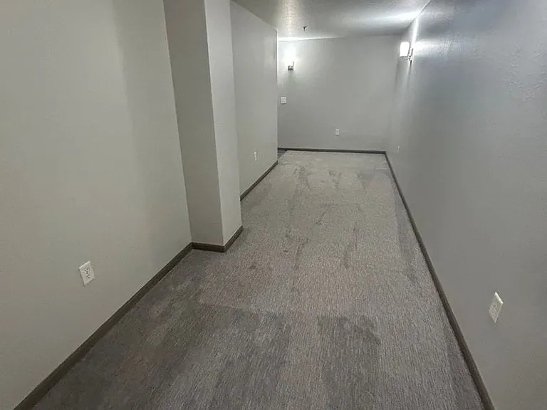 Drake Court — Photo 44