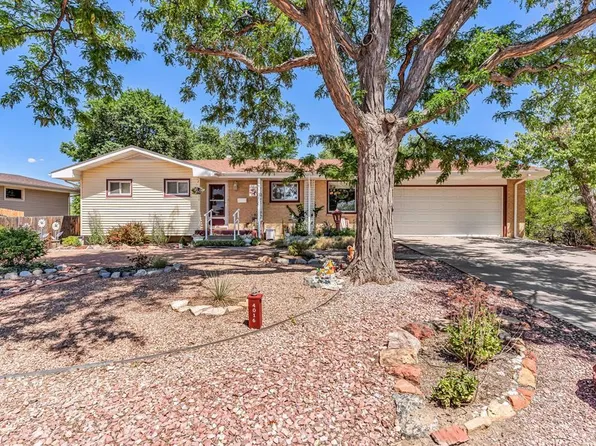 4016 Hillside Dr, Pueblo, CO 81008
