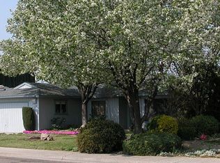 1581 Scott Ave, Clovis, CA 93611