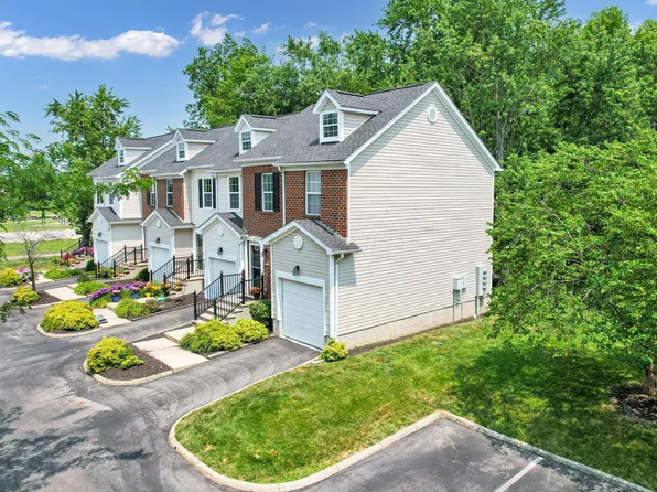 2668 Sawmill Reserve Dr, Powell, OH 43065