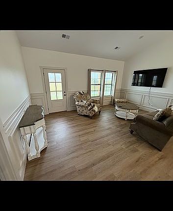 3rd image of 1890 Manton Rd